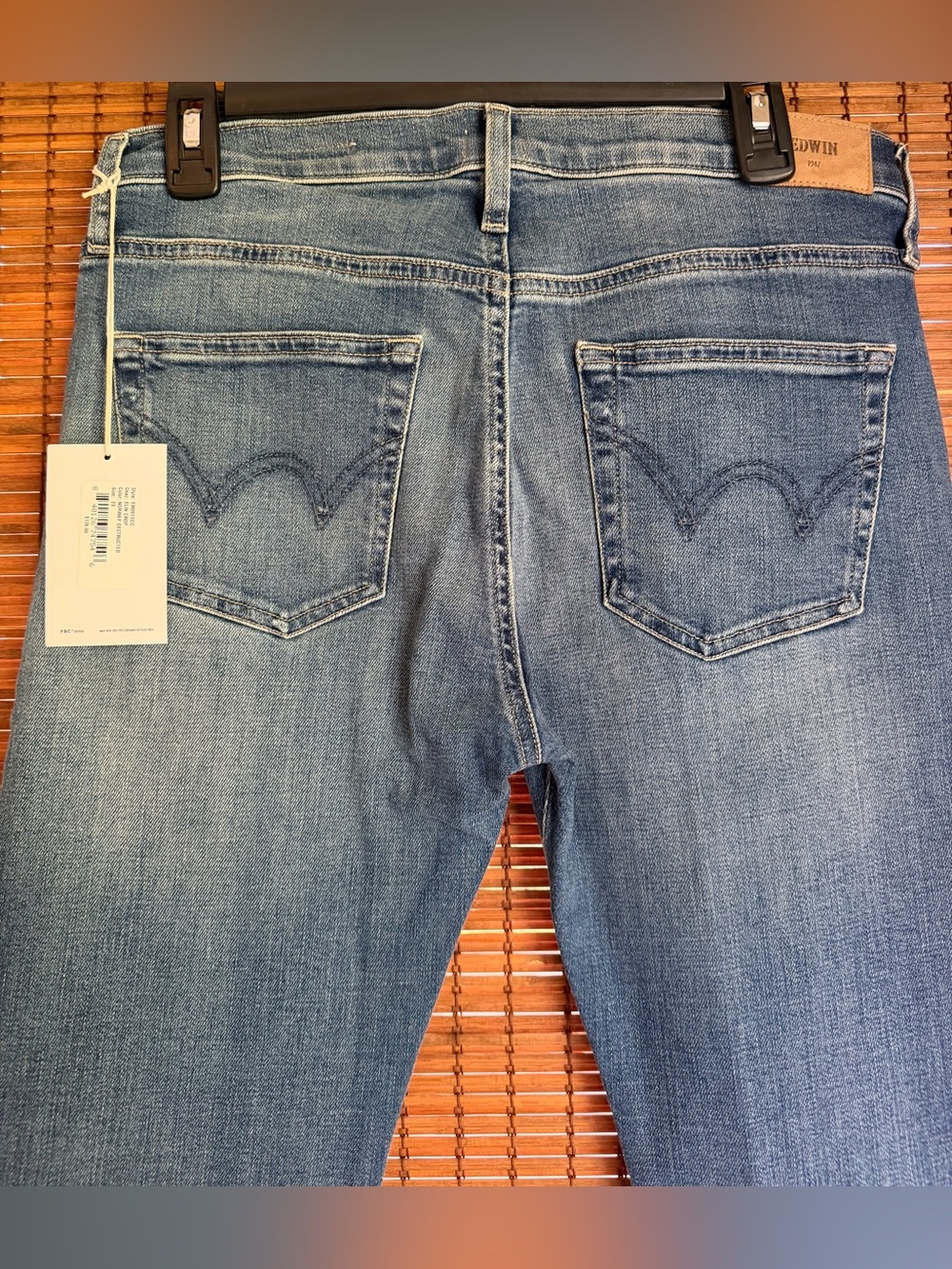 NWT Edwin Elin Crop Straight Distressed Jeans Size 29 $178 - Picture 10 of 12